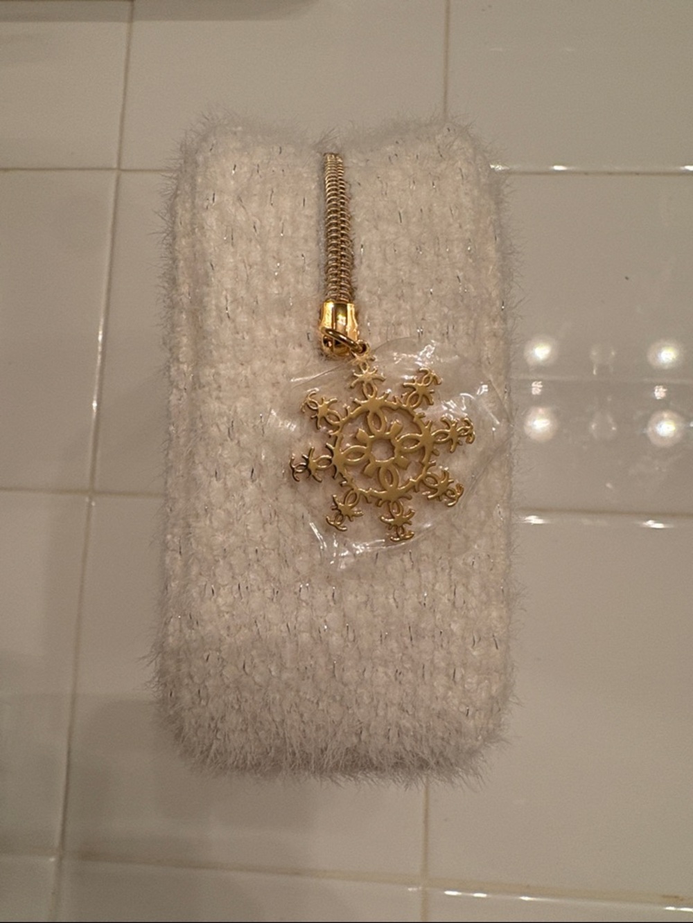 CHANEL Tweed Cream White Beauté Travel Cosmetic Case Pouch Bag - Brand New - Picture 6 of 6
